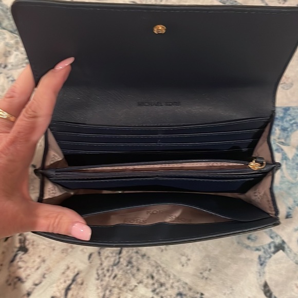 Michael Kors, pebbled, leather wallet in navy blue with gold trim - Picture 2 of 6